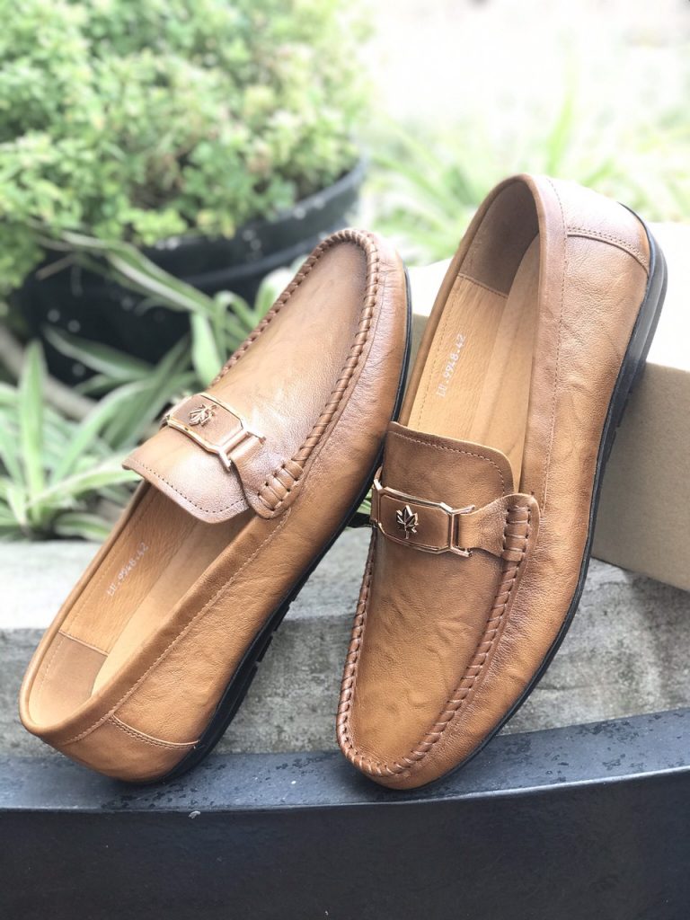 Tại sao nam giới nên sở hữu cho mình một đôi giày lười? 1